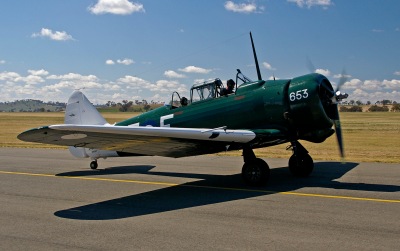 Wirraway A20-653 (VH-BFF) currently owned by the Temora Aviation Museum, photographed at the RAAF Base Wagga in NSW. (Photo by Bidgee, via wikipedia, CC-BY-SA 3.0) 